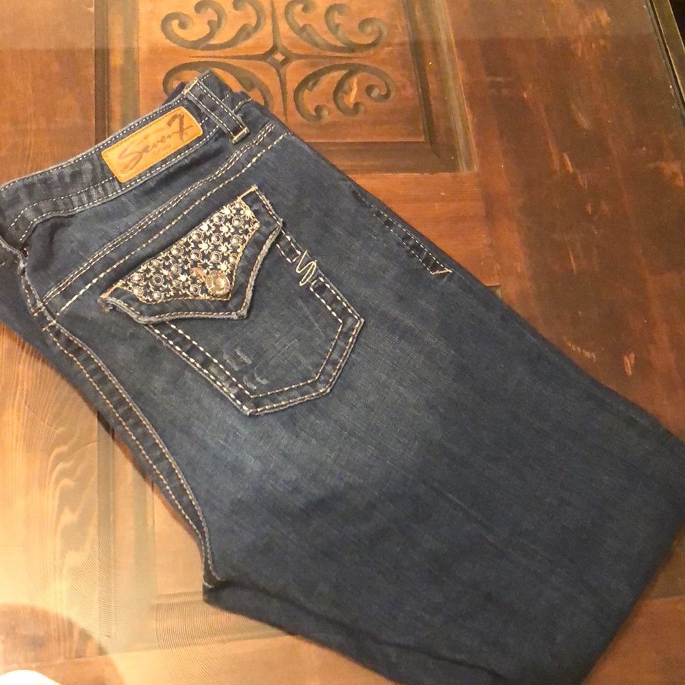 Seven7 luxe boot cut jeans. Size 14